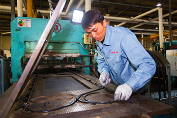 Plate sealing production